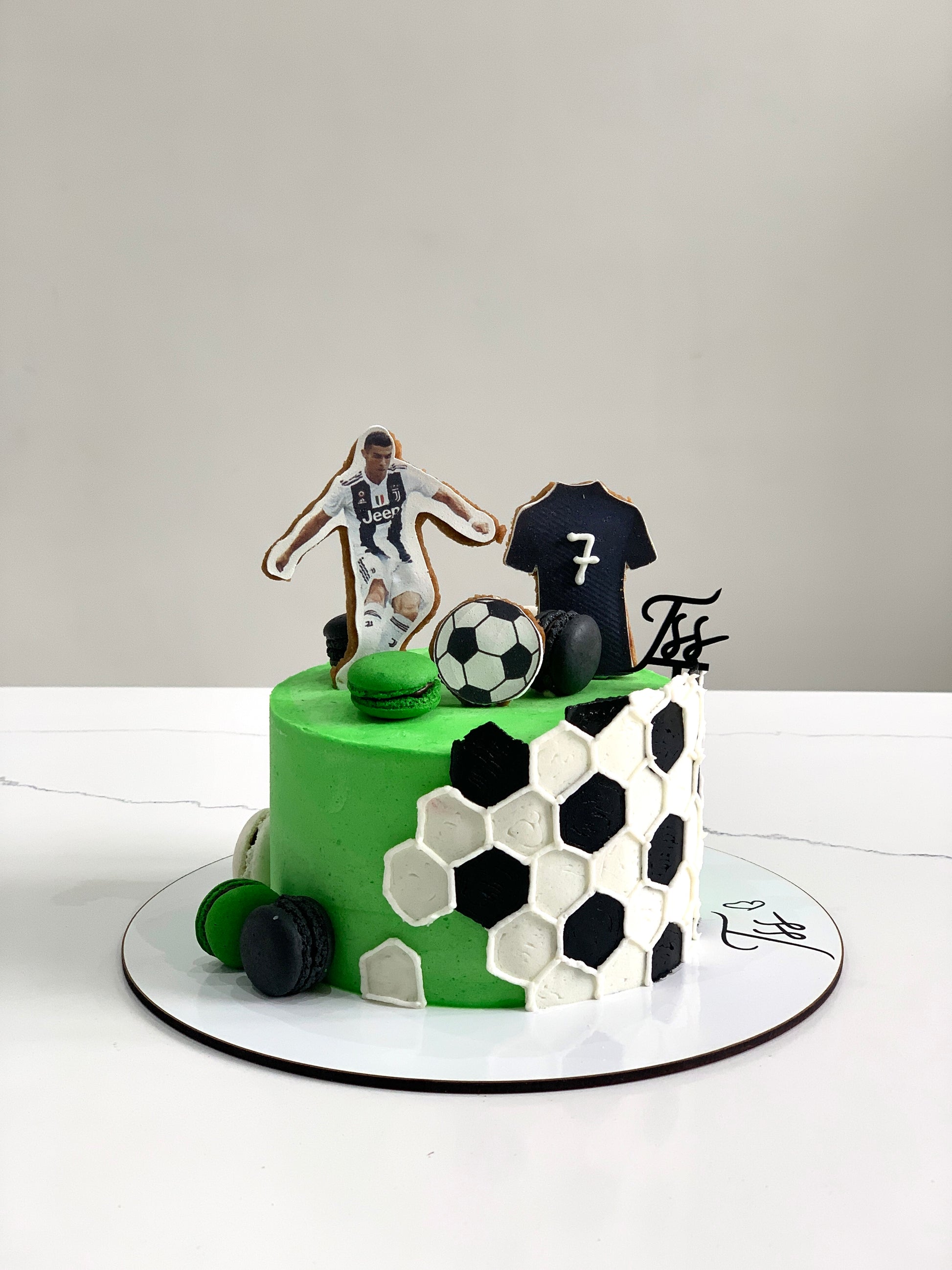 Edible Paper Cakes by The Sinful Spoon