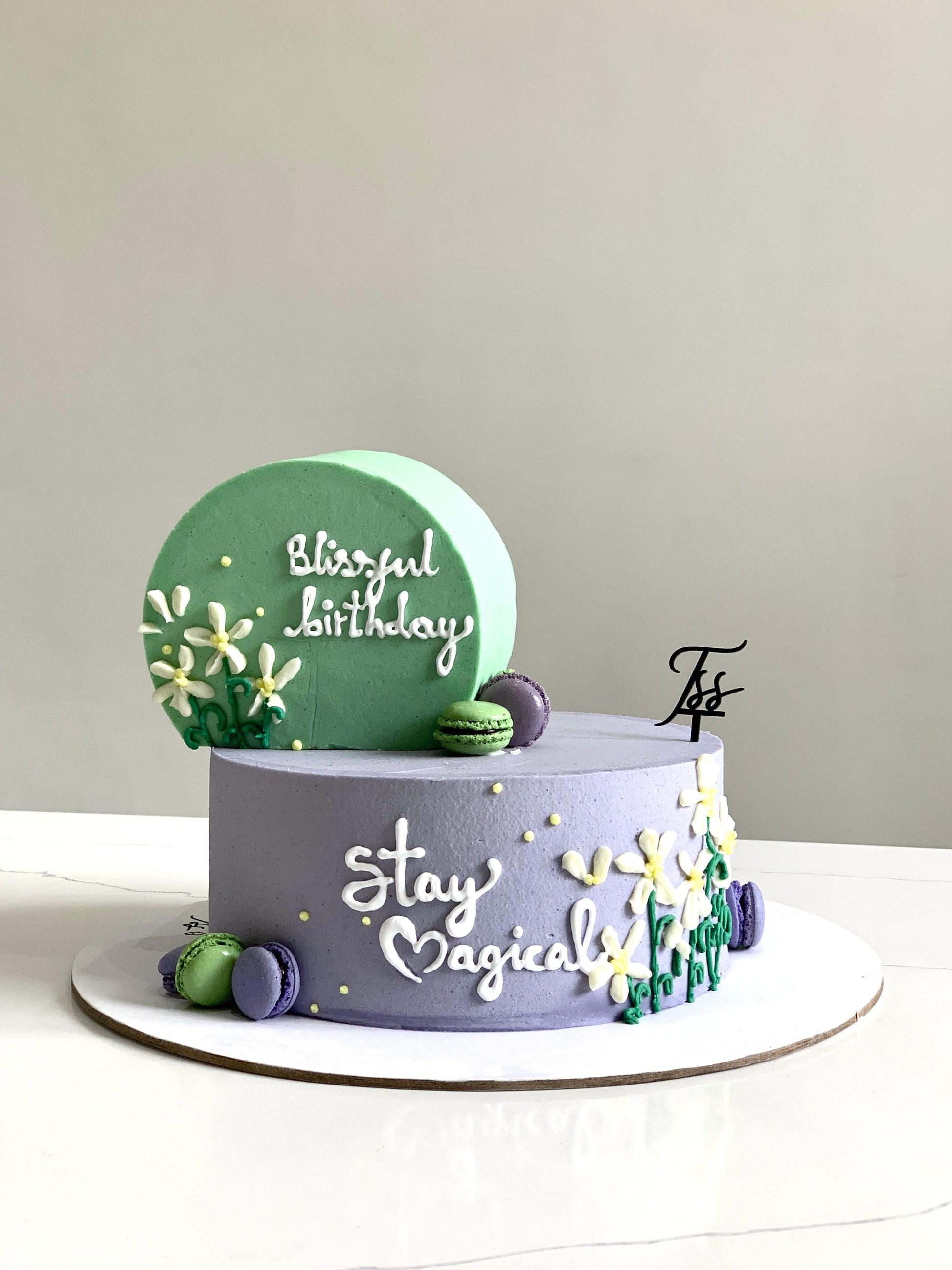 Inverted Cakes by The Sinful Spoon