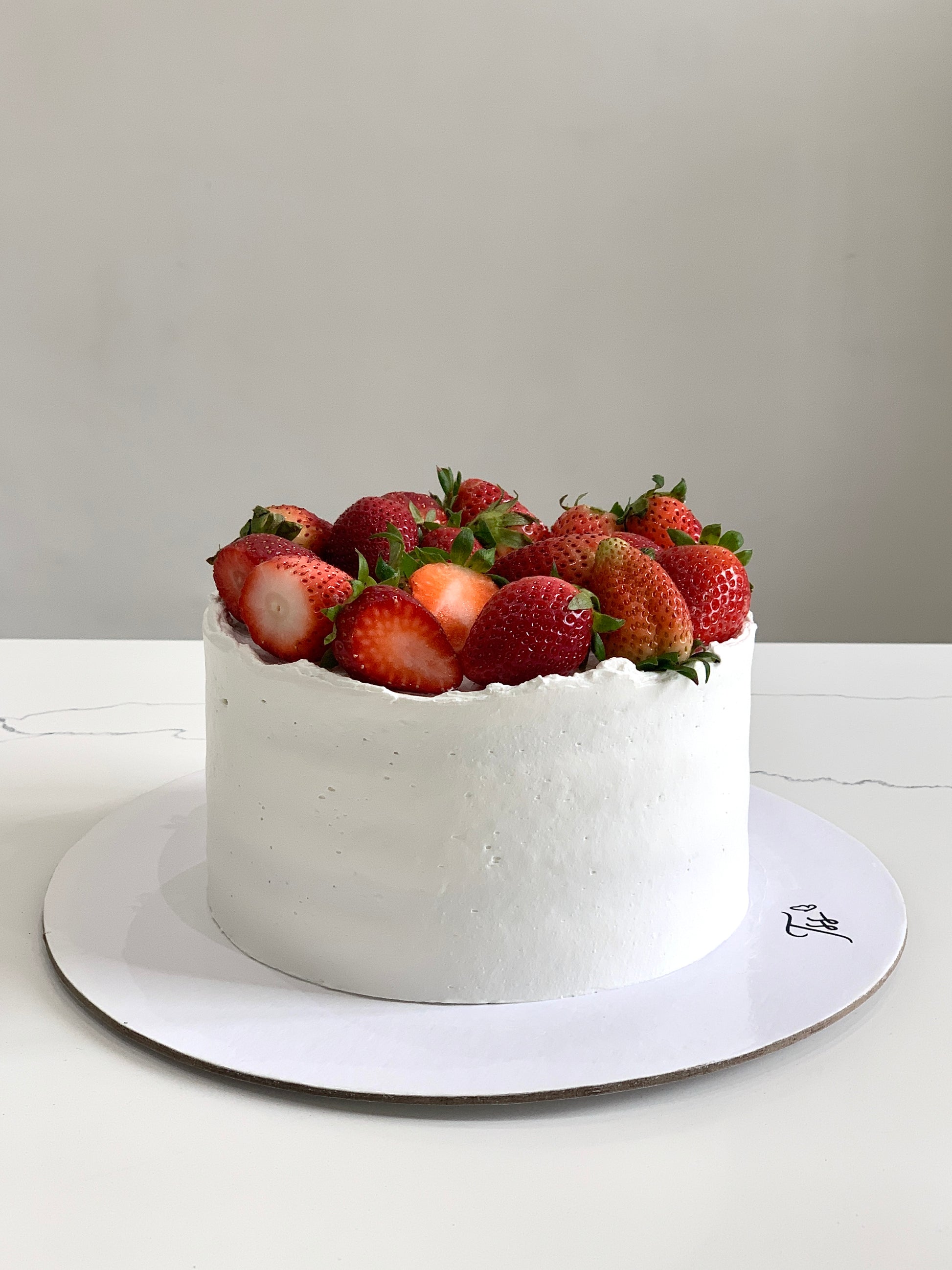 Fresh Fruits Cake