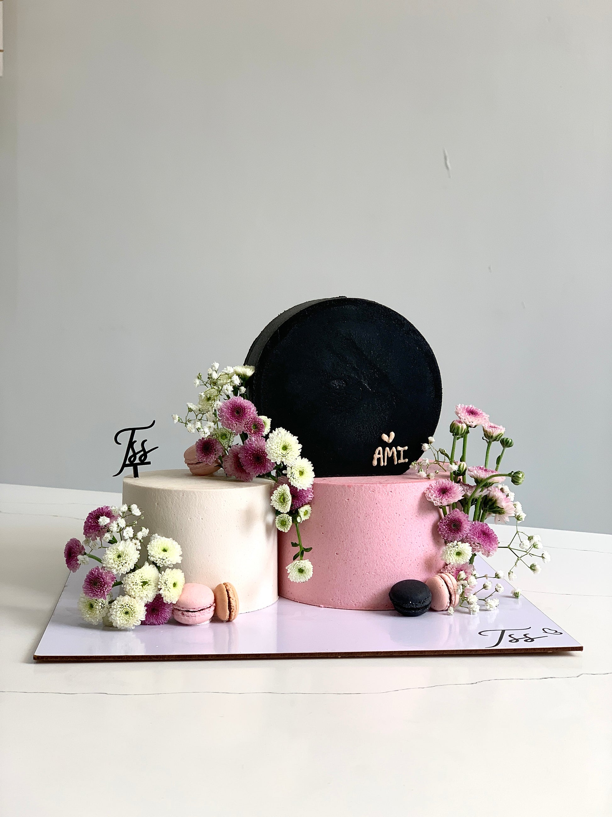 Inverted Cakes by The Sinful Spoon