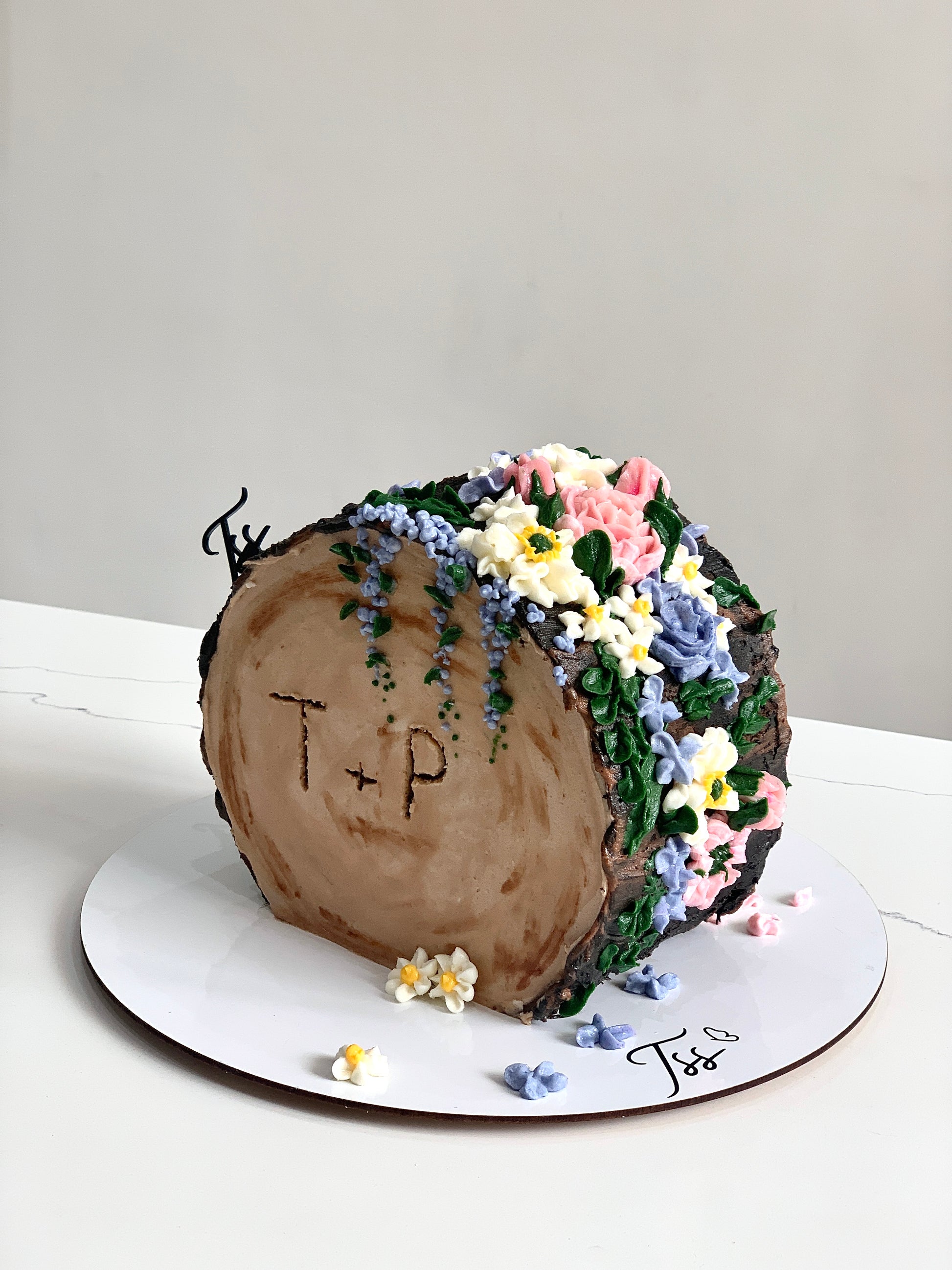 Inverted Cakes by The Sinful Spoon
