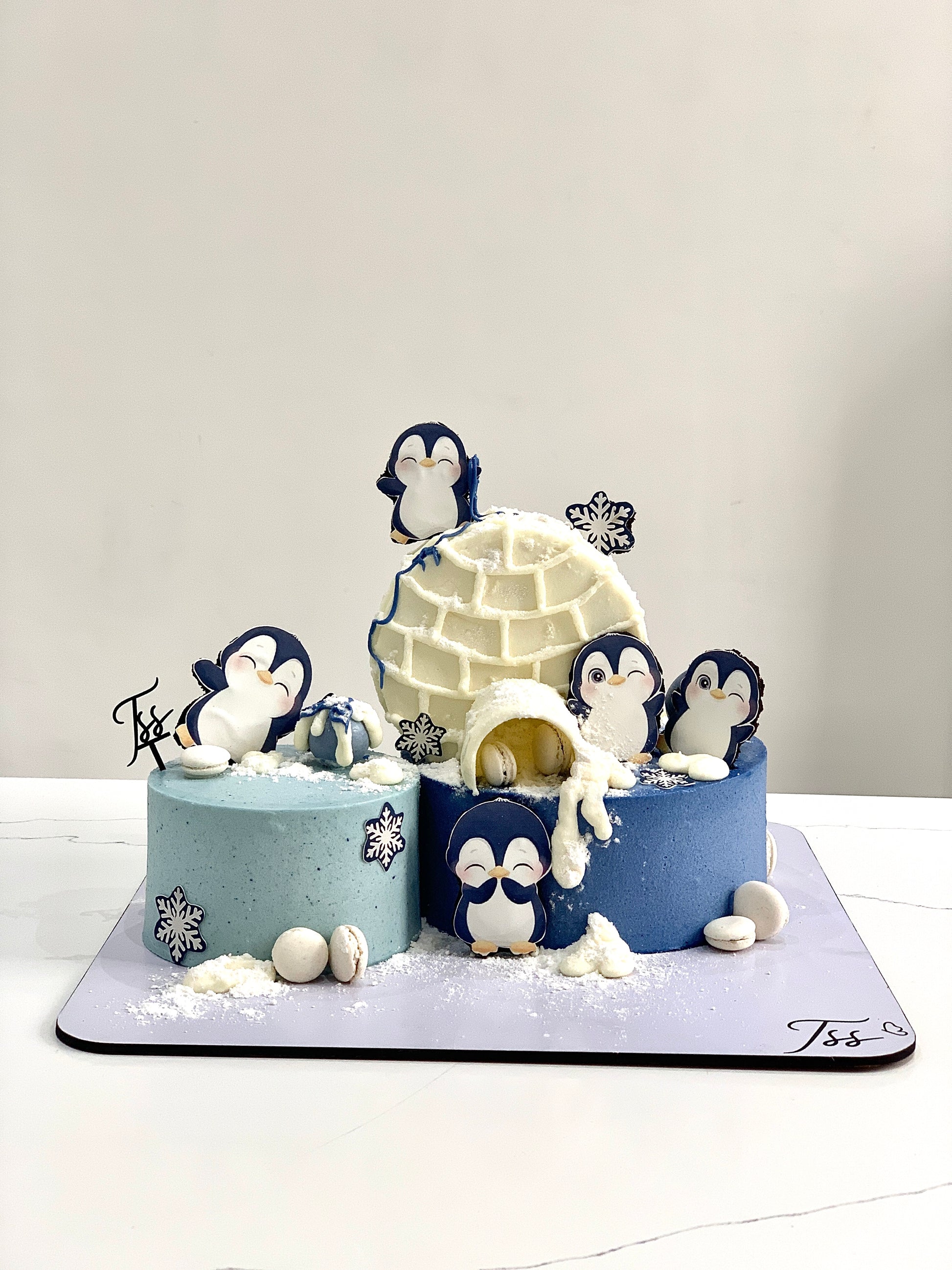 Inverted Cakes by The Sinful Spoon