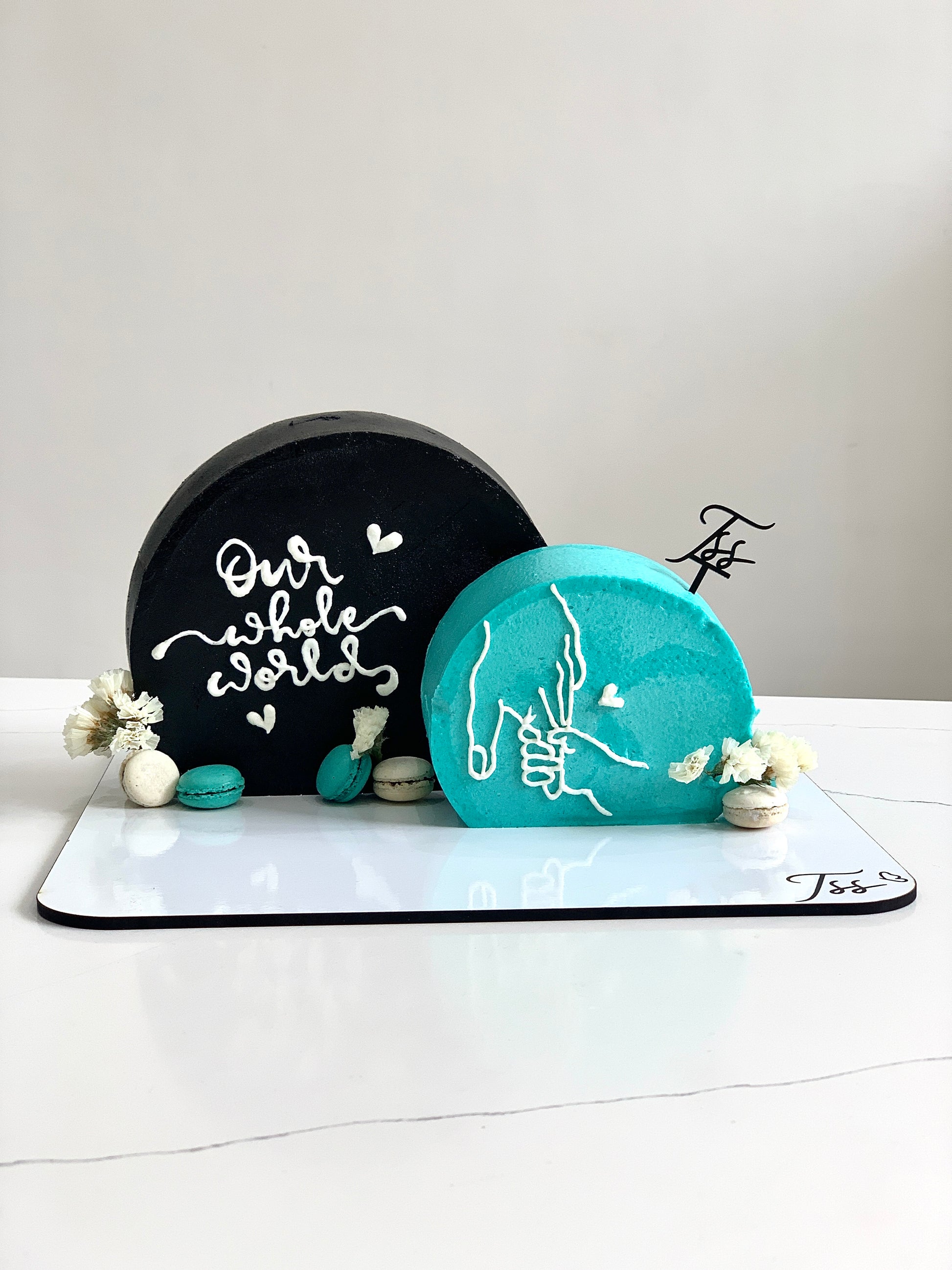 Inverted Cakes by The Sinful Spoon