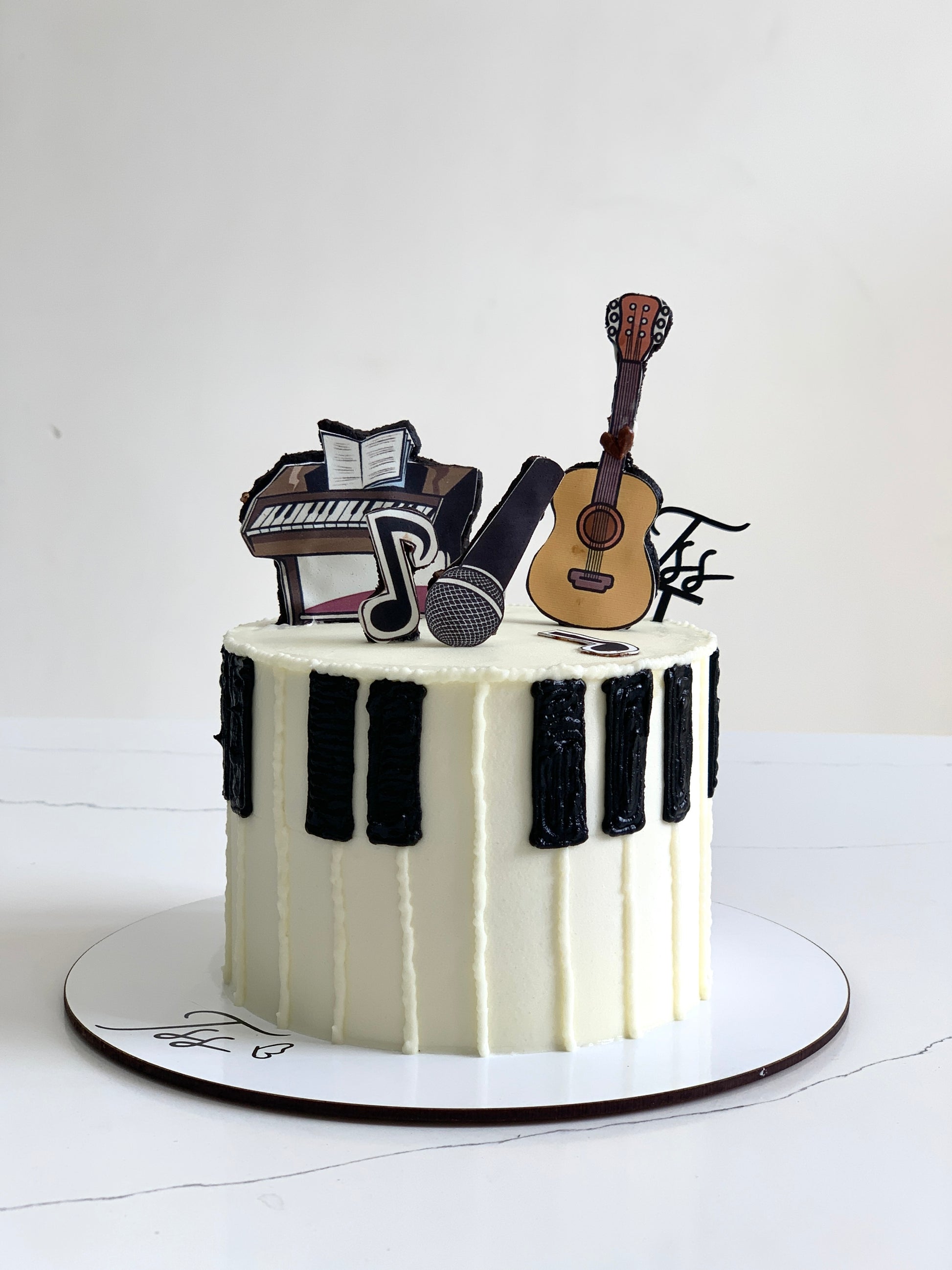 Edible Paper Cakes by The Sinful Spoon