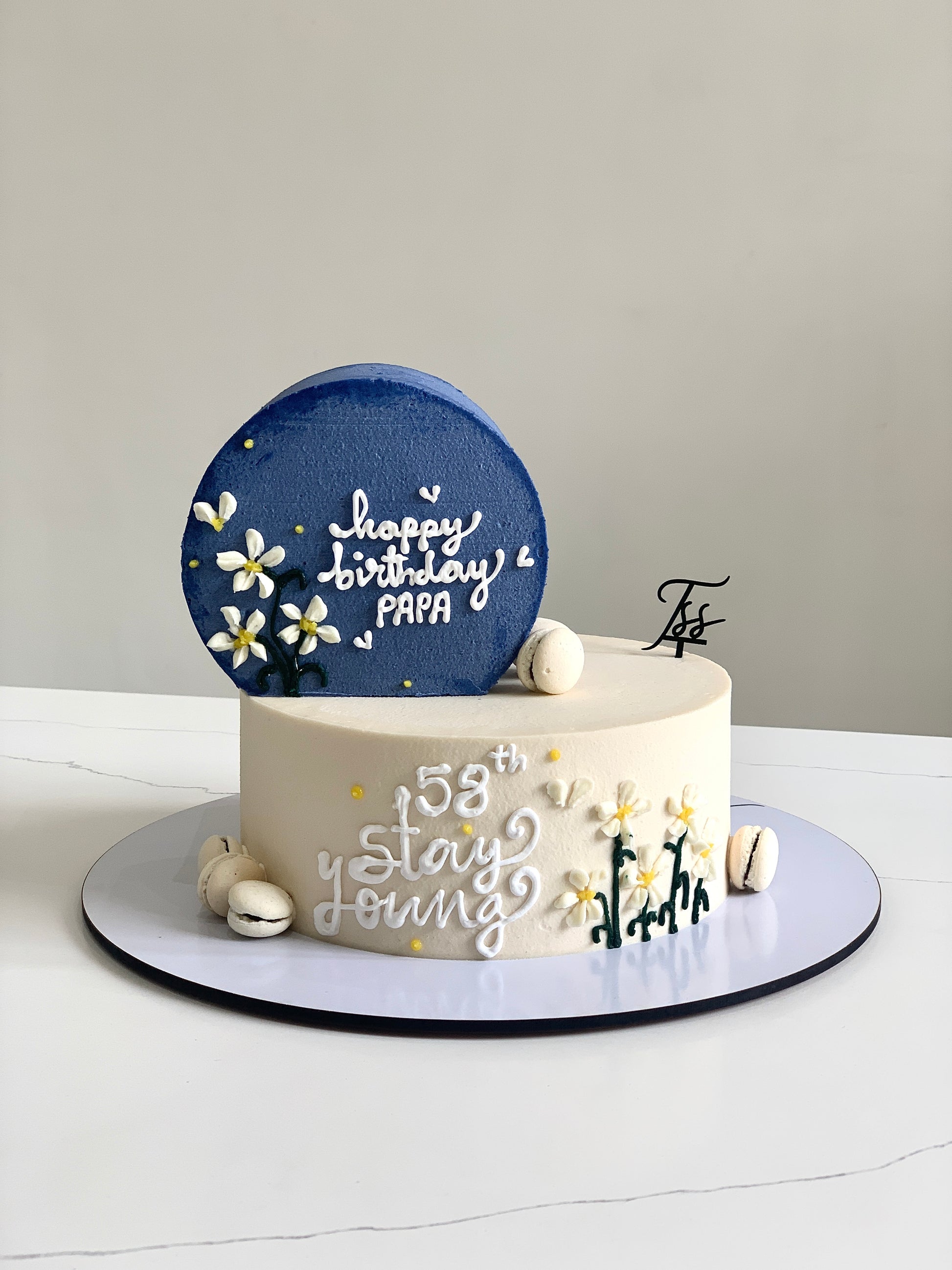 Inverted Cakes by The Sinful Spoon
