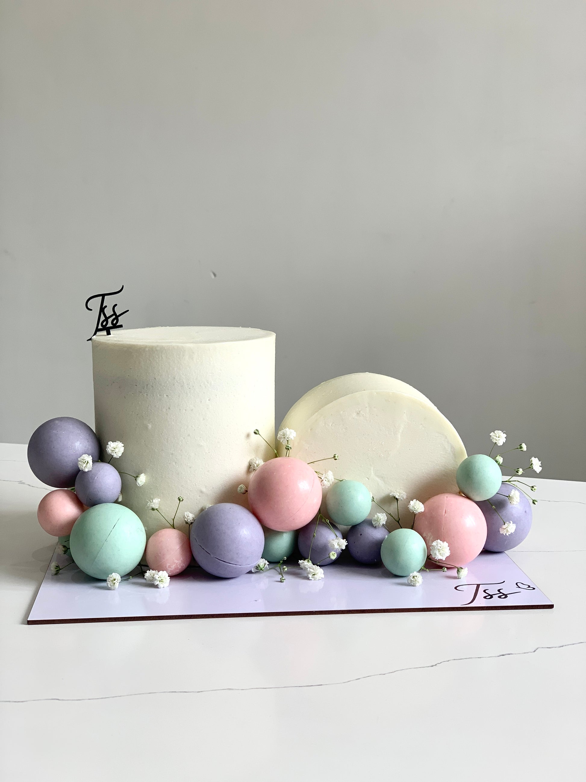 Inverted Cakes by The Sinful Spoon