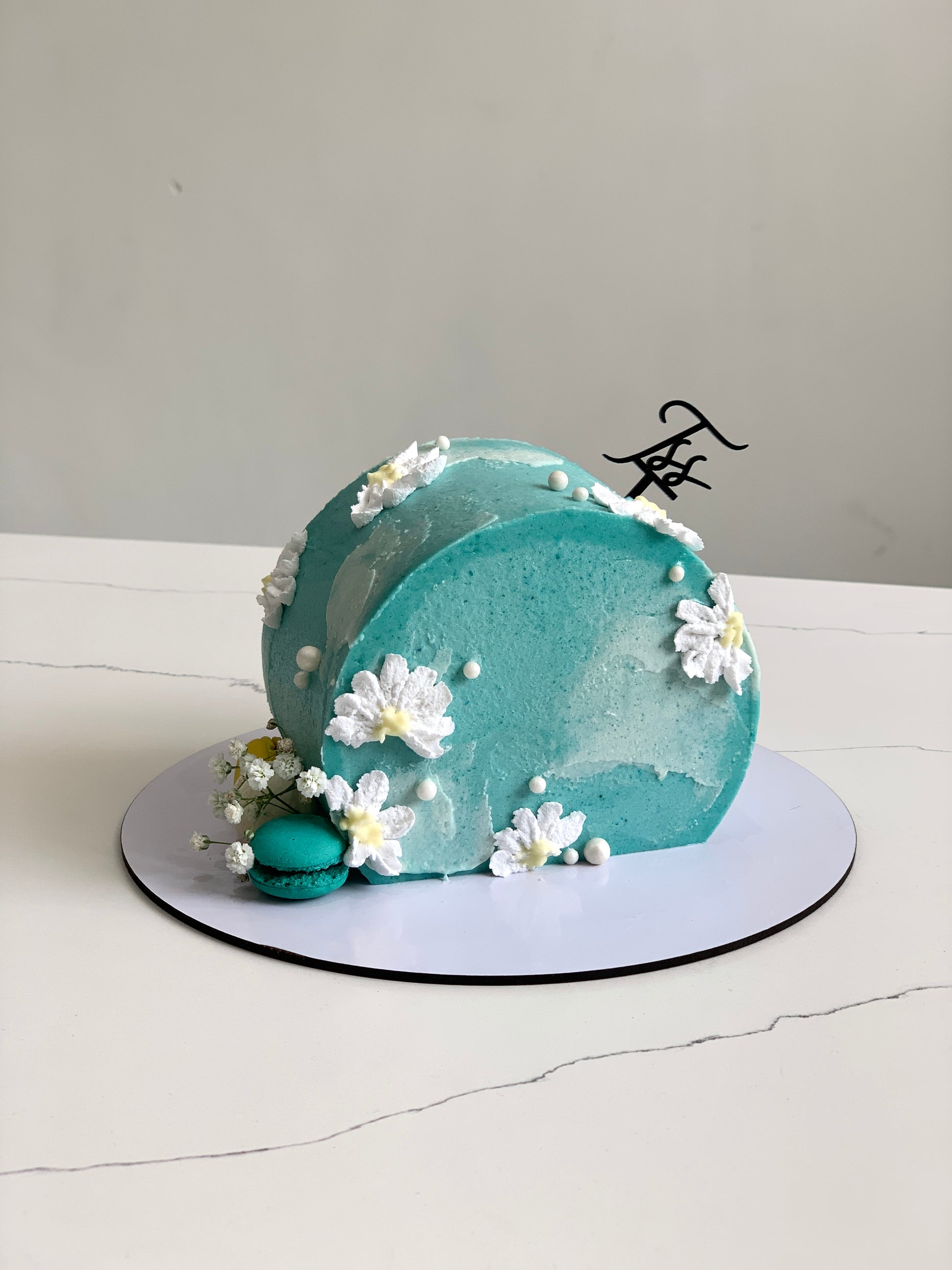 Inverted Cakes by The Sinful Spoon